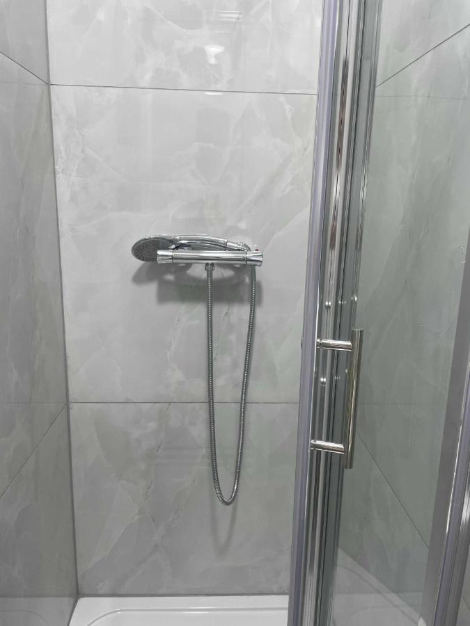 לונדון Studio Flat Private Bathroom Wc And Kitchenette מראה חיצוני תמונה